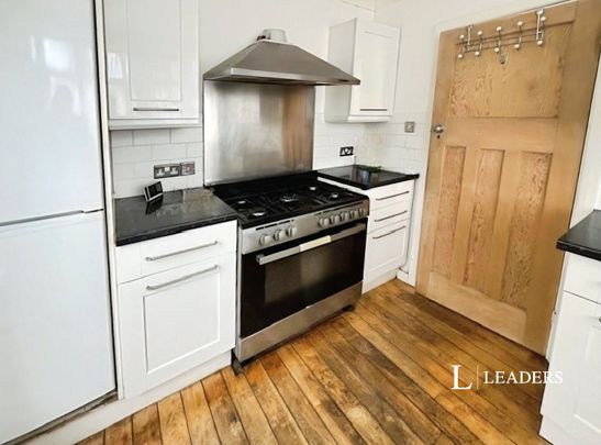 2 bedroom bungalow to rent Brasslands Drive, Portslade, Brighton, BN41 - Photo 1