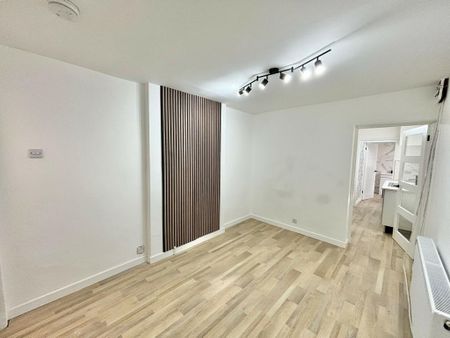 3 bedroom maisonette to rent - Photo 3