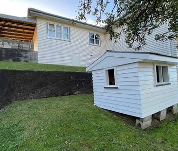 Spacious Home with views in Hillcrest - Photo 3