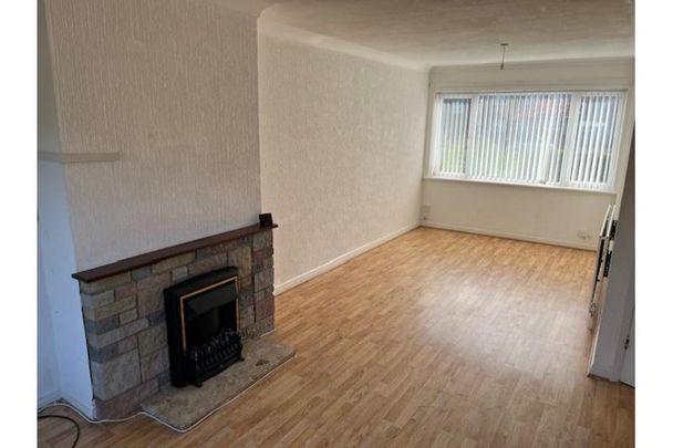 4 bedroom semi-detached house to rent - Photo 1