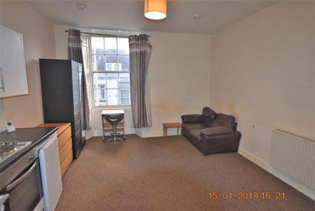 1 bedroom flat to rent - Photo 2