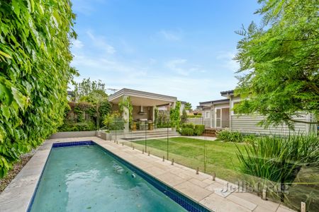 4 Greendale Road, Glen Iris - Photo 2