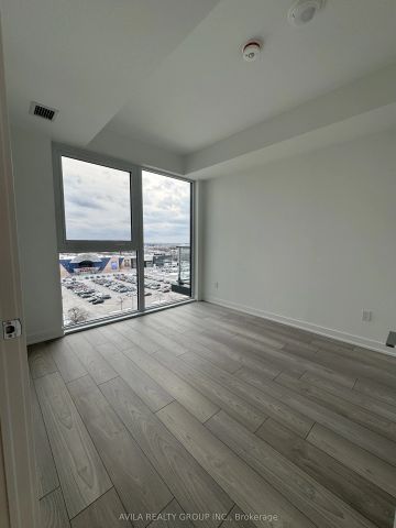 1007 The Queensway #821 - Photo 3