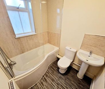 2 bedroom end of terrace house to rent - Photo 5