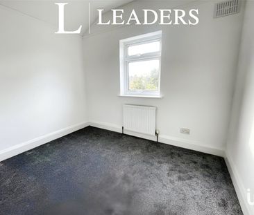 4 bedroom house to rent Bournemouth Park Road, Southend-on-Sea, Ess... - Photo 2