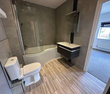 Kennedy Close, London Colney, St Albans, AL2 - Photo 4