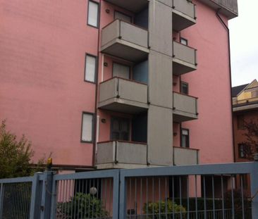 Stanza singola Monza con posto auto - Photo 3