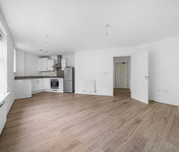 Flat to rent - Wells View Drive, Bromley, BR2 - Photo 6