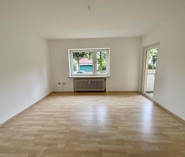 Erdgeschoss-Wohnung mit Balkon frei! *Nähe Stadthalle/Theater* - Photo 2