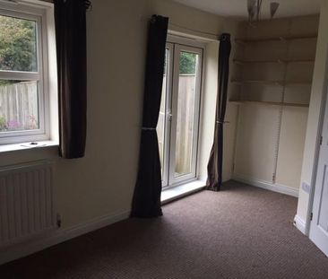 4 bedroom townhouse to rent - Photo 2