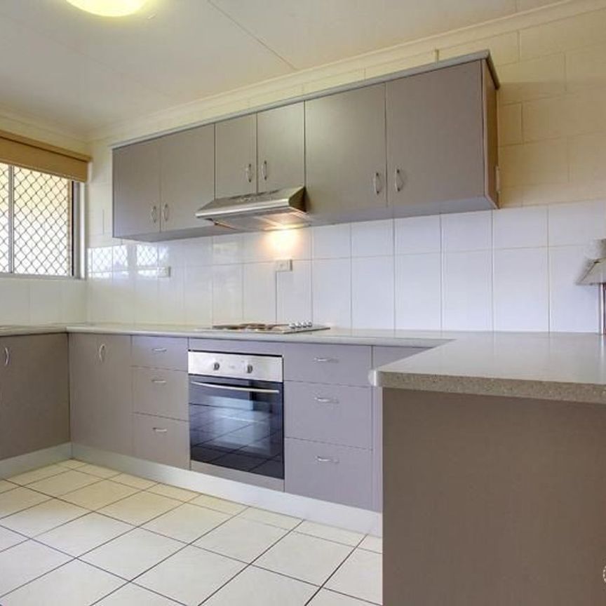 West End Living! - Photo 1