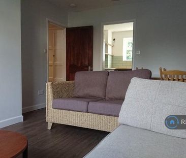 1 bedroom in a flat share to rent - Photo 1