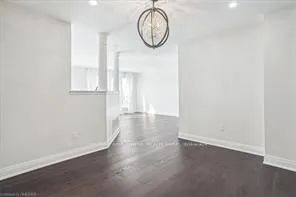 Condo Townhouse For Lease | W9248363 - Photo 3