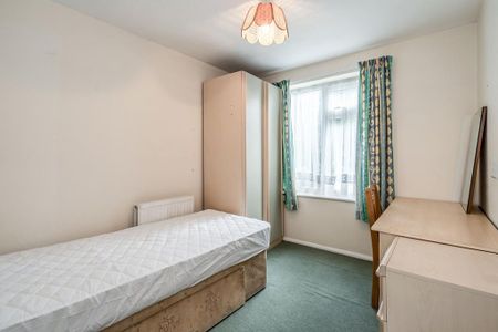 4 bedroom terraced house to rent - Photo 2