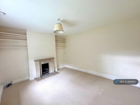 3 bedroom detached house to rent - Photo 3