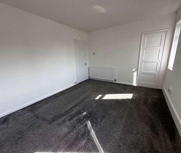 Belton Grove, Grimsby, DN33 - Photo 2