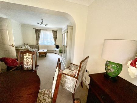 3 bedroom semi-detached house to rent - Photo 3