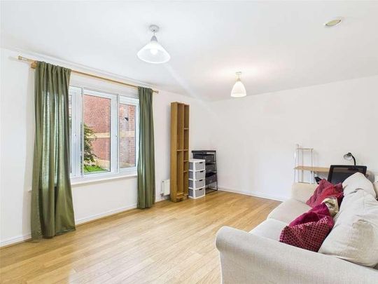 Little Bolton Terrace, Salford, Greater Manchester, M5 - Photo 1