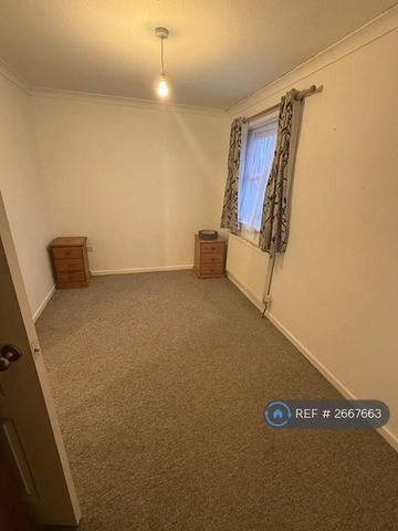 2 bedroom semi-detached house to rent - Photo 4