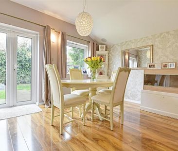 3 bedroom end of terrace house to rent - Photo 2