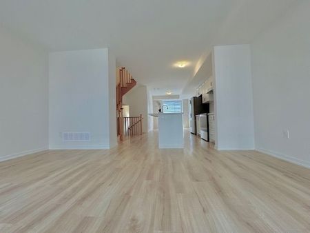 For Lease - 136 Rattenbury Road, Vaughan, Ontario - Photo 3