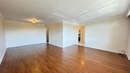 For Lease - 242 Wilmington Avenue, Toronto, Ontario - Photo 2