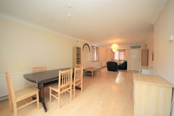 Waterbrook Lane, Hendon, NW4 - Photo 1