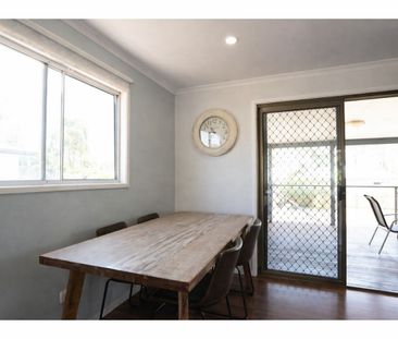 Dual Living in Quiet Cul-De-Sac with Fully Fenced Yard - Photo 3