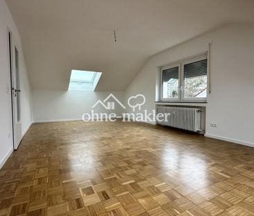 Charmante Dachgeschosswohnung mit neuer Einbauküche und besonderem ... - Foto 3