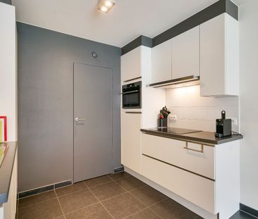 Gelijkvloers appartement met 2 slaapkamers en tuin te huur. - Foto 2