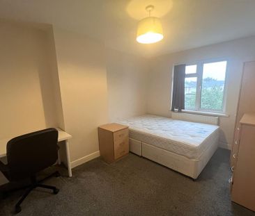 4 bedroom terraced house to rent - Photo 4