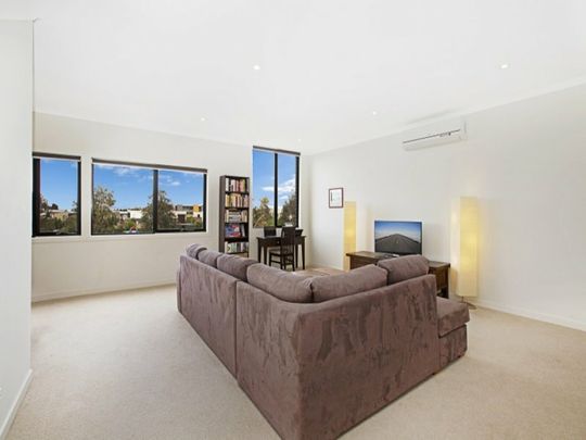 Register to Inspect // Spacious, Impressive & Perfectly Presented - Photo 1