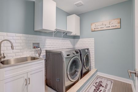 For Lease - 10 Helliwell Crescent, Richmond Hill, Ontario - Photo 5