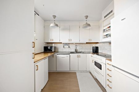 Aspnäsvägen, Järfälla - Photo 2