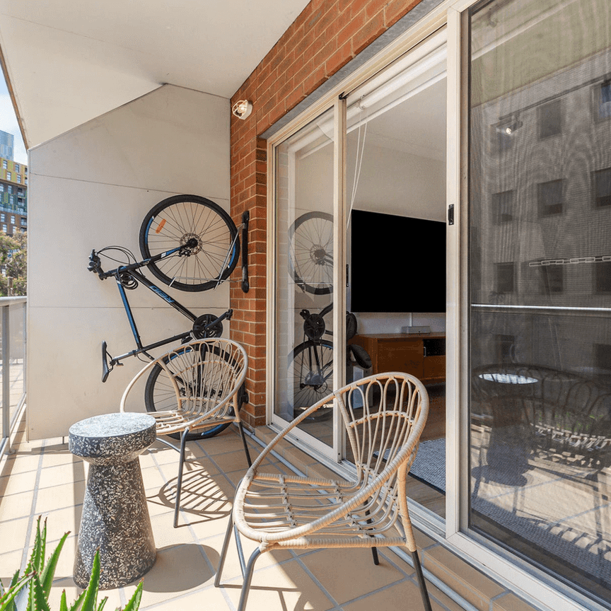 Stunning St Kilda apartment centrally located! - Photo 1