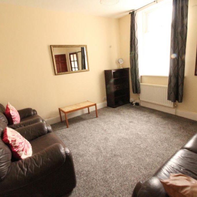 4 bedroom terraced house to rent - Photo 1