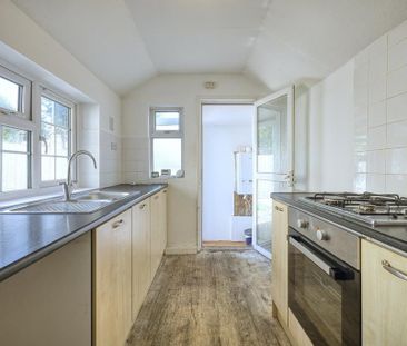 3 bedroom terraced house to rent - Photo 4