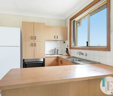 Beach at your back door! - Photo 1