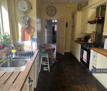 1 bedroom in a house share to rent - Photo 3