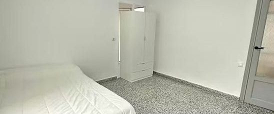 Calle Plus Ultra, Valencia, Valencian Community 46006 - Photo 1