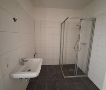 Helle 2-Zimmer-Wohnung mit großzügiger Loggia und Tiefgaragenparkplatz - Foto 2