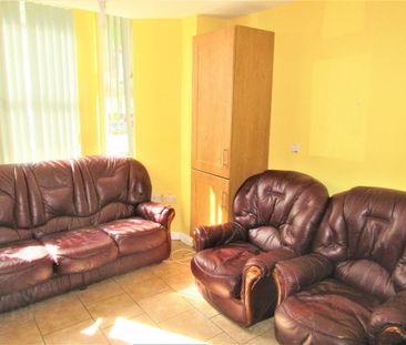 4 Bedroom Apartment, 66a Rugby Avenue, Queens Quarter, Belfast, BT7... - Photo 1