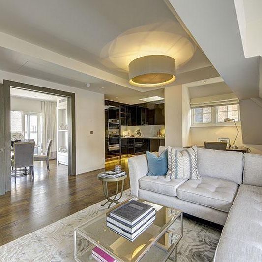 2 bedroom flat with 1 reception and 2 bathrooms in Mayfair, W1K - Photo 1