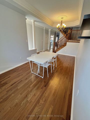 Townhouse For Lease | N8124752 - Photo 2