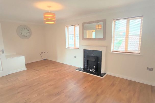 Myrtle Close, BURY ST. EDMUNDS - Photo 1