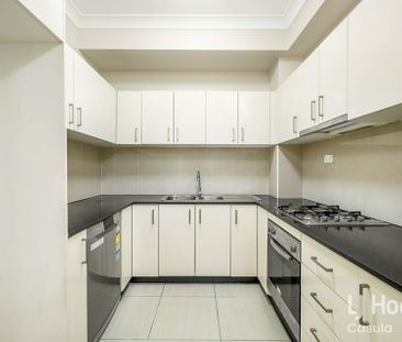 Ground Floor Bright Apartment - Photo 3