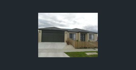 1 Mountain Grey Cct, Morwell, Vic 3840 - Photo 5