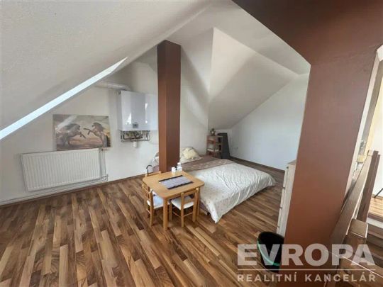 Pronájem mezonetového bytu 4+1 s balkonem, Havlíčkův Brod - Photo 1