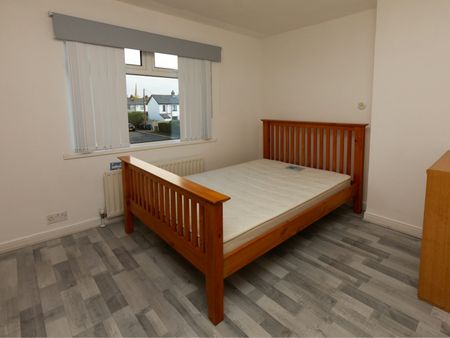 Terraced House to rent on - Photo 5