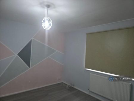 6 bedroom semi-detached house to rent - Photo 4